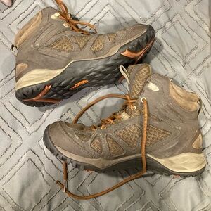 Merrell hiking boots ladies 8.5